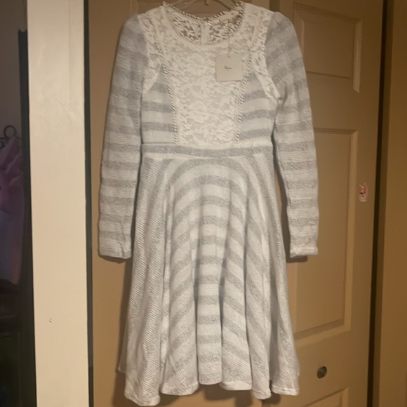 54. NWT RYU, Beautiful Winter Ivory Sweater Dress - Picture 5 of 8